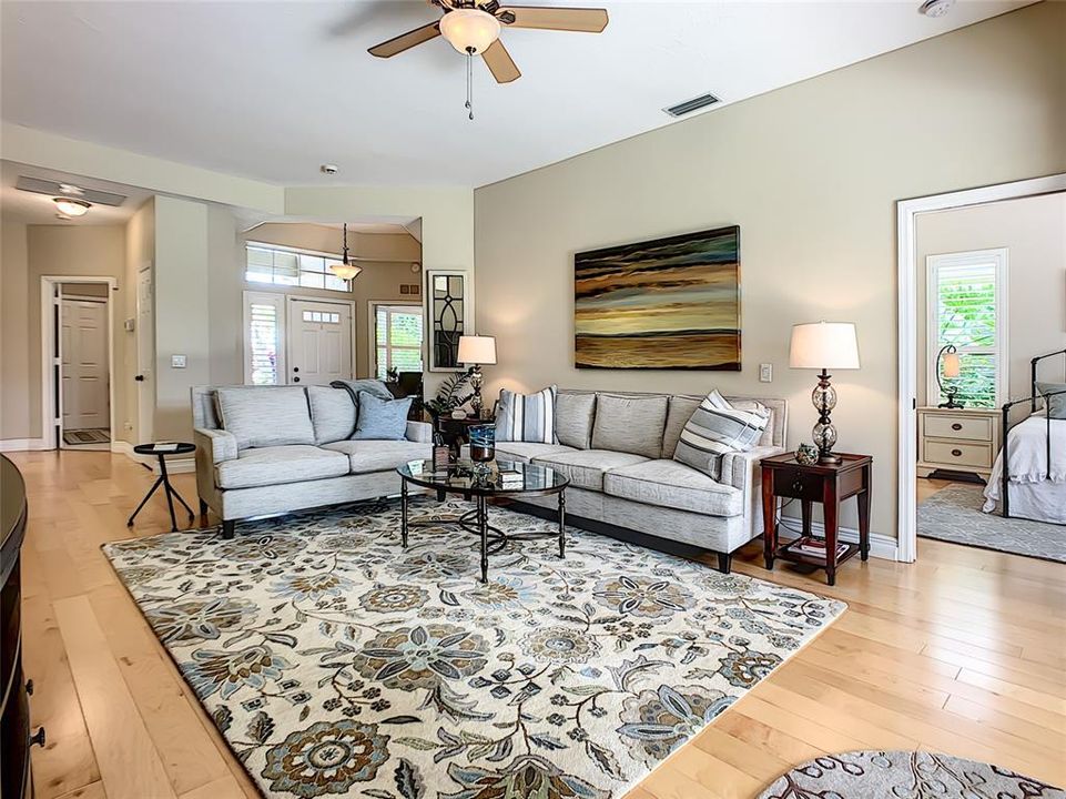 For Rent: $7,500 (3 beds, 2 baths, 1640 Square Feet)