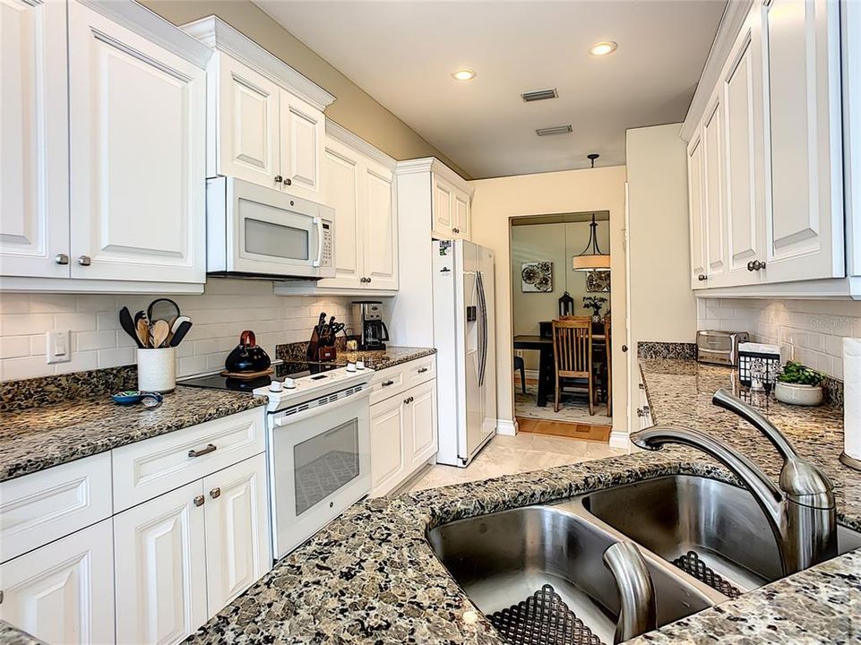 For Rent: $7,500 (3 beds, 2 baths, 1640 Square Feet)