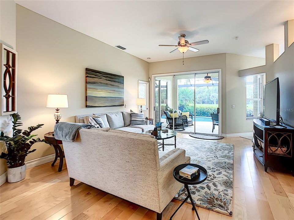 For Rent: $7,500 (3 beds, 2 baths, 1640 Square Feet)