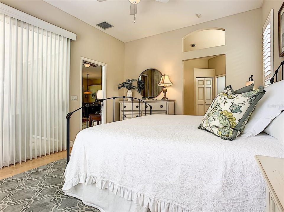 For Rent: $7,500 (3 beds, 2 baths, 1640 Square Feet)