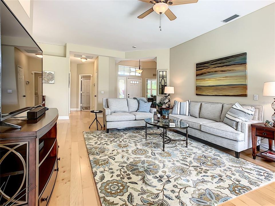 For Rent: $7,500 (3 beds, 2 baths, 1640 Square Feet)