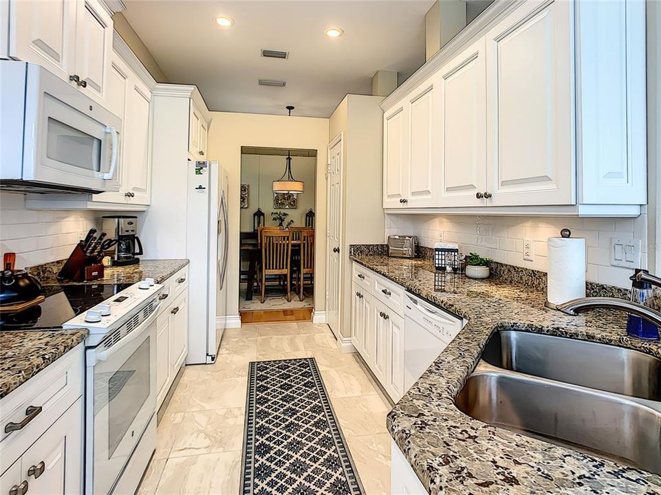 For Rent: $7,500 (3 beds, 2 baths, 1640 Square Feet)