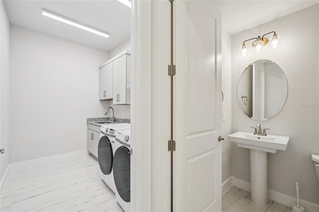 На продажу: $1,164,000 (6 спален, 5 ванн, 4977 Квадратных фут)