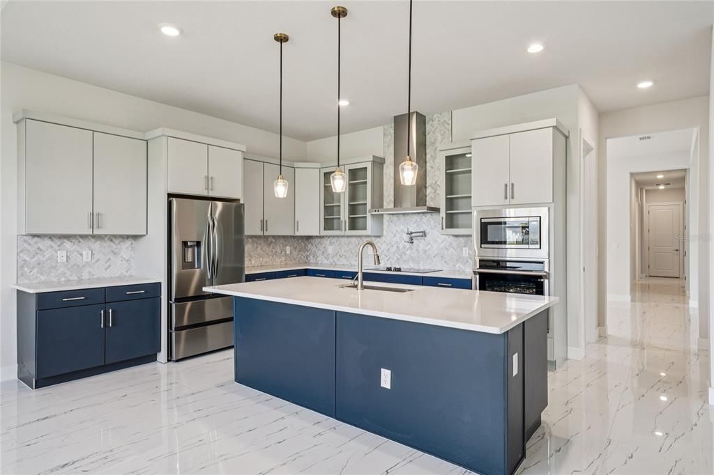 На продажу: $1,164,000 (6 спален, 5 ванн, 4977 Квадратных фут)