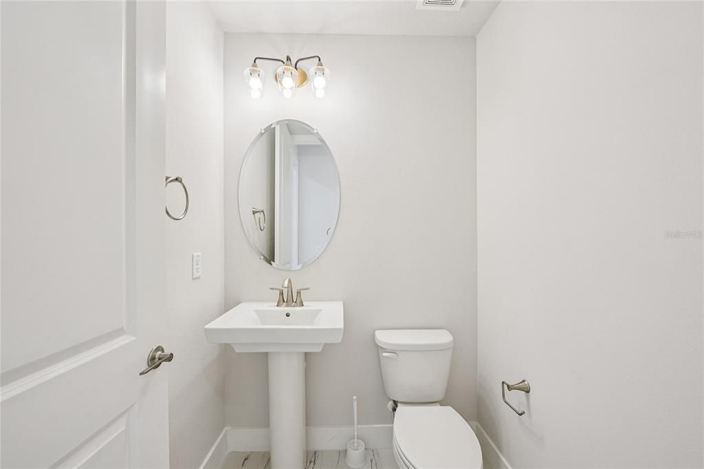 На продажу: $1,164,000 (6 спален, 5 ванн, 4977 Квадратных фут)