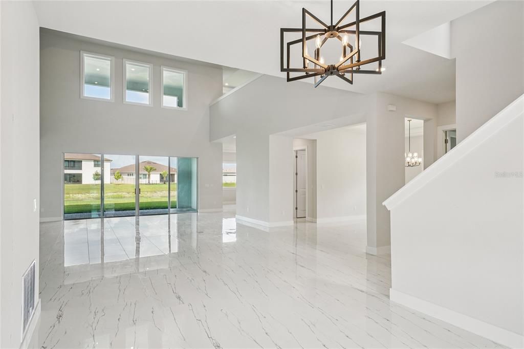 На продажу: $1,164,000 (6 спален, 5 ванн, 4977 Квадратных фут)