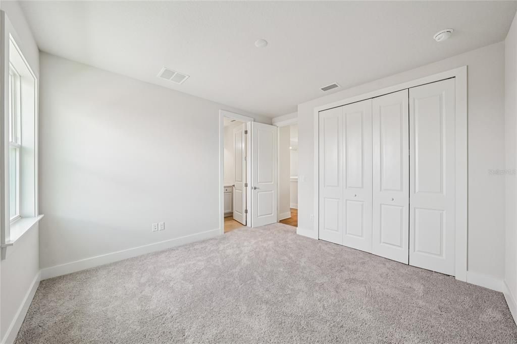 На продажу: $1,164,000 (6 спален, 5 ванн, 4977 Квадратных фут)