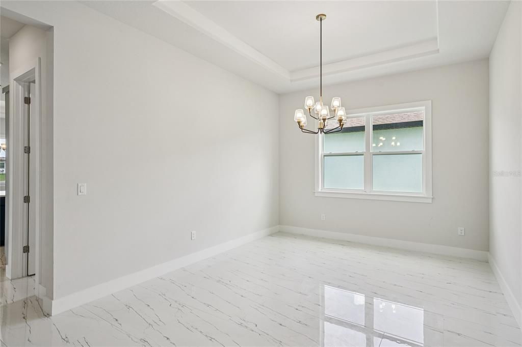 На продажу: $1,164,000 (6 спален, 5 ванн, 4977 Квадратных фут)