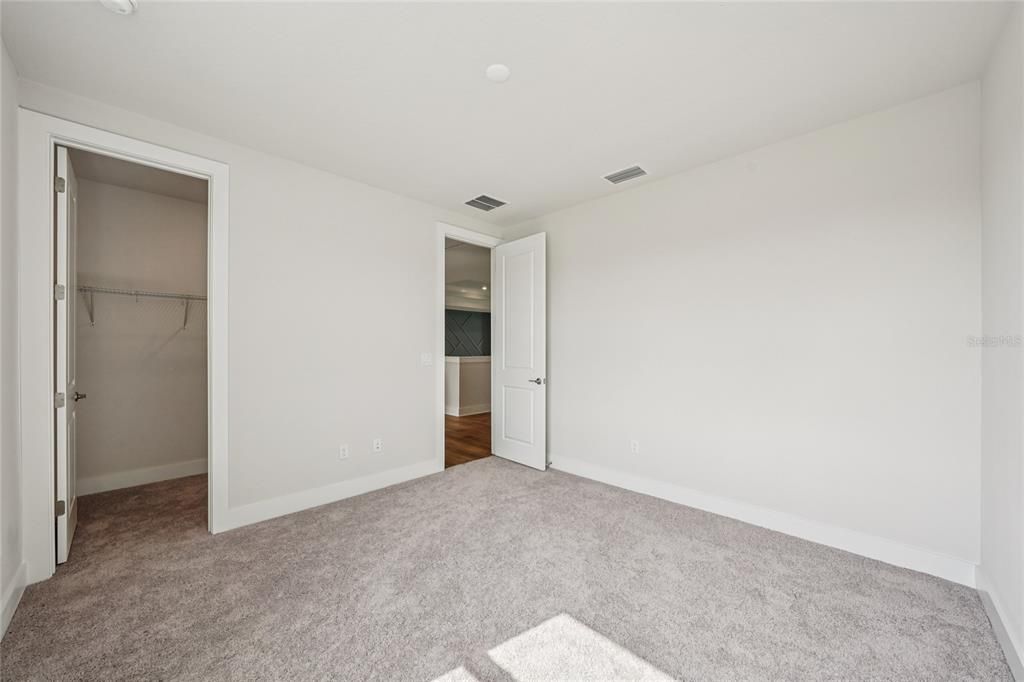 На продажу: $1,164,000 (6 спален, 5 ванн, 4977 Квадратных фут)