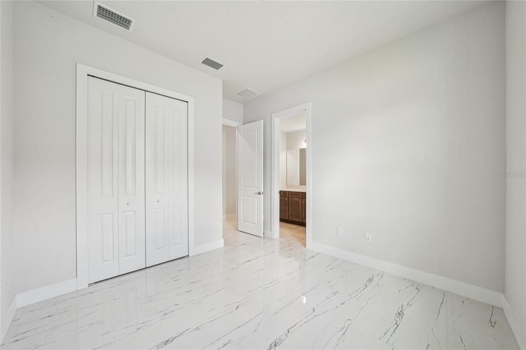 На продажу: $1,164,000 (6 спален, 5 ванн, 4977 Квадратных фут)