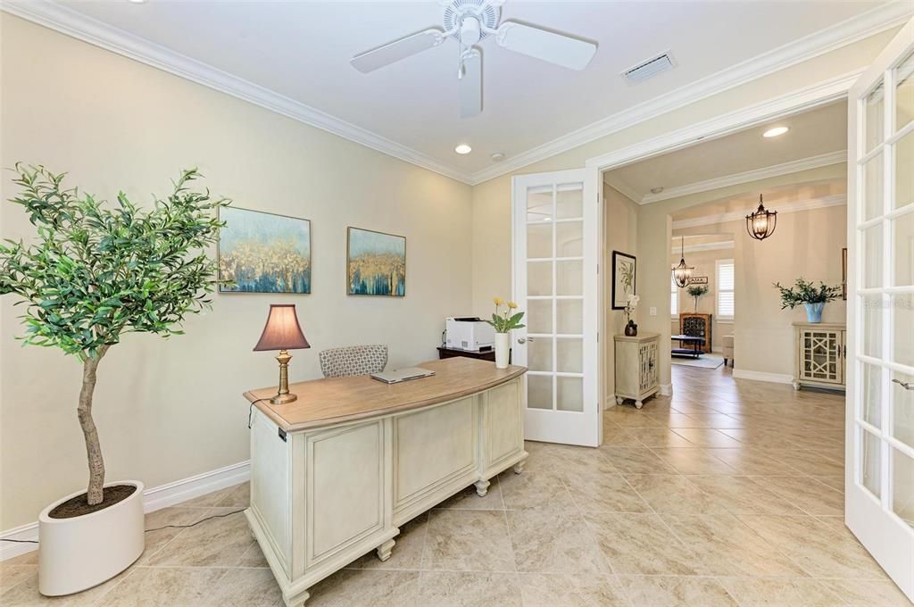 Под контрактом: $774,900 (4 спален, 3 ванн, 2431 Квадратных фут)