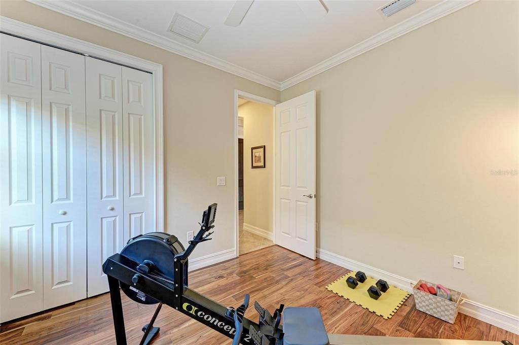 Под контрактом: $774,900 (4 спален, 3 ванн, 2431 Квадратных фут)