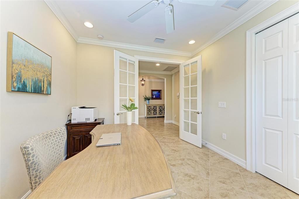 Под контрактом: $774,900 (4 спален, 3 ванн, 2431 Квадратных фут)