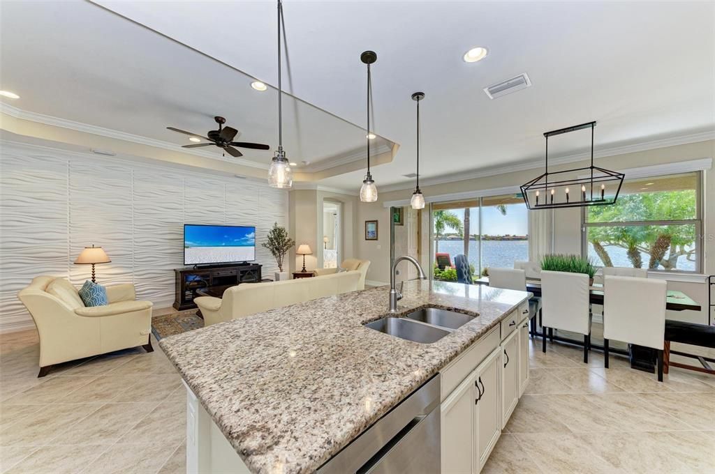 Под контрактом: $774,900 (4 спален, 3 ванн, 2431 Квадратных фут)