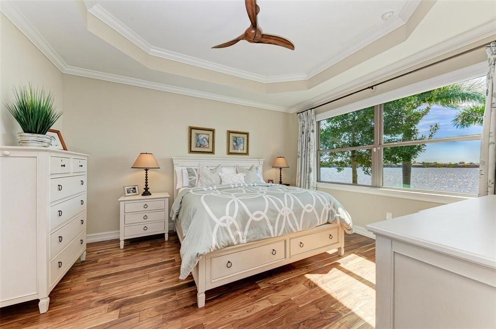 Под контрактом: $774,900 (4 спален, 3 ванн, 2431 Квадратных фут)