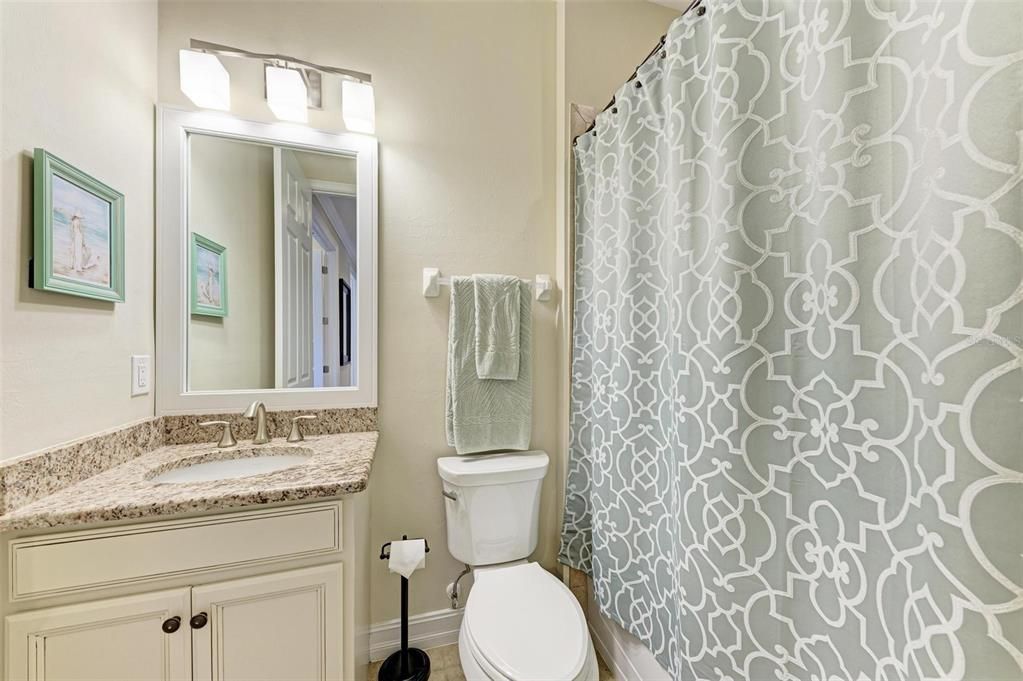 Под контрактом: $774,900 (4 спален, 3 ванн, 2431 Квадратных фут)