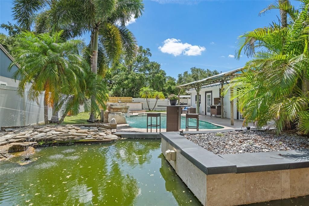 En Venta: $699,000 (4 camas, 2 baños, 2215 Pies cuadrados)