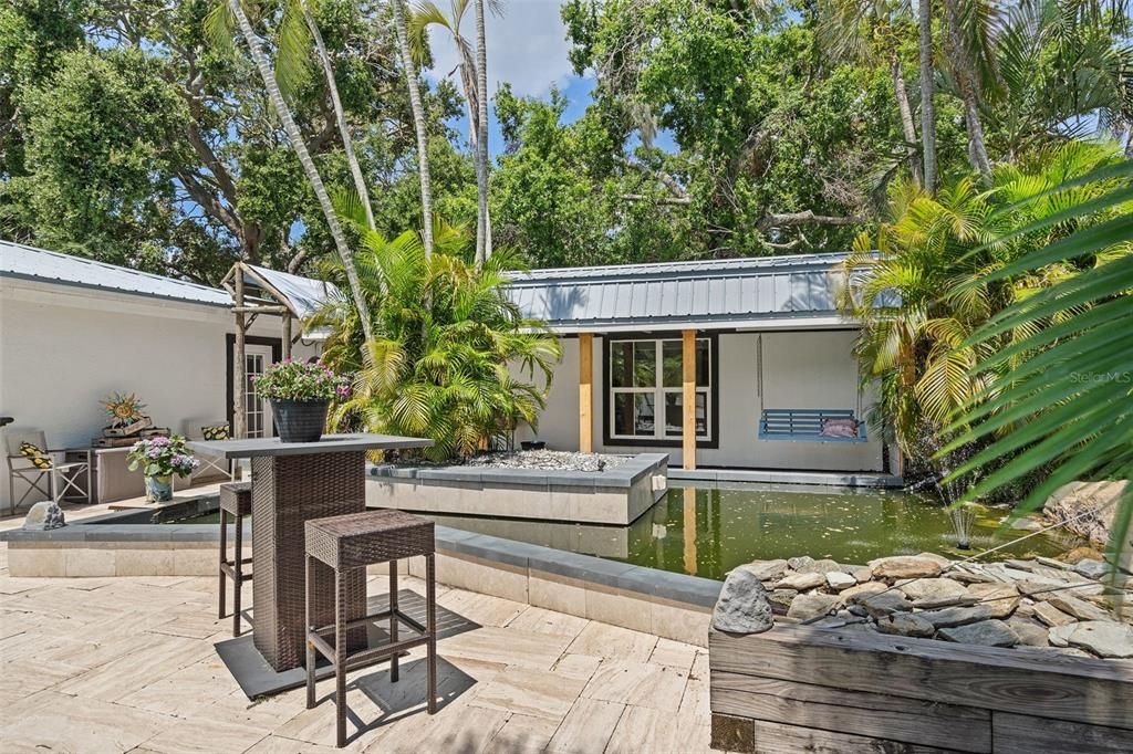 En Venta: $699,000 (4 camas, 2 baños, 2215 Pies cuadrados)