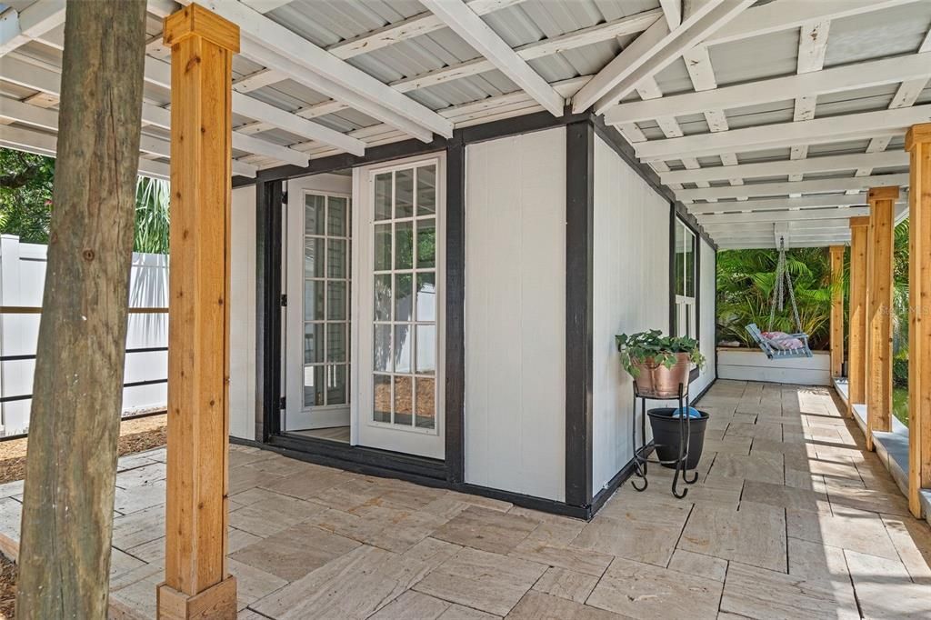 En Venta: $699,000 (4 camas, 2 baños, 2215 Pies cuadrados)