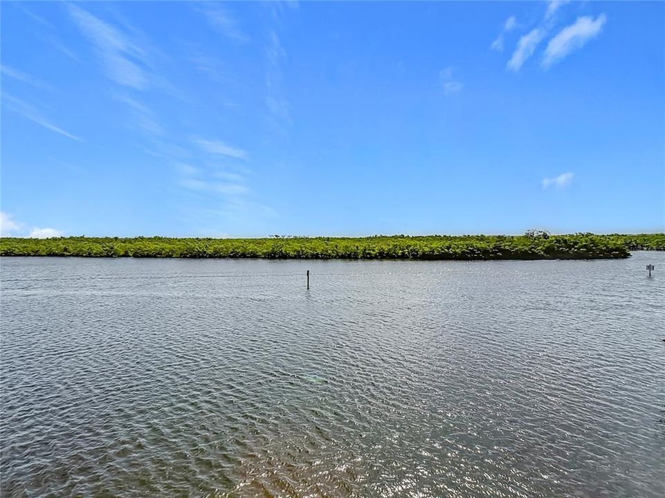 待售: $319,000 (2 贝兹, 2 浴室, 1100 平方英尺)