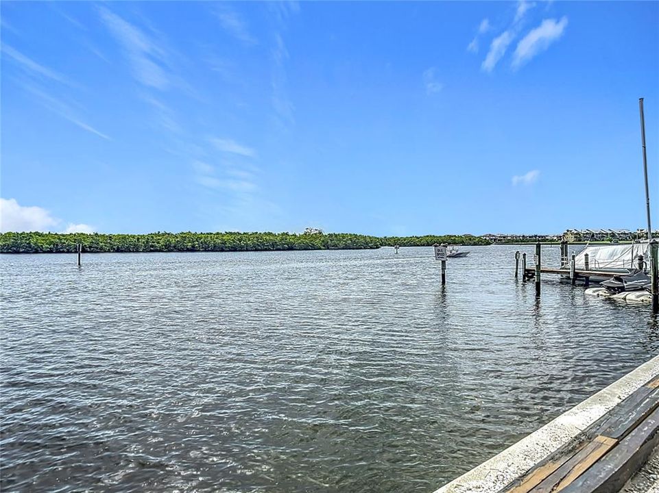 待售: $319,000 (2 贝兹, 2 浴室, 1100 平方英尺)