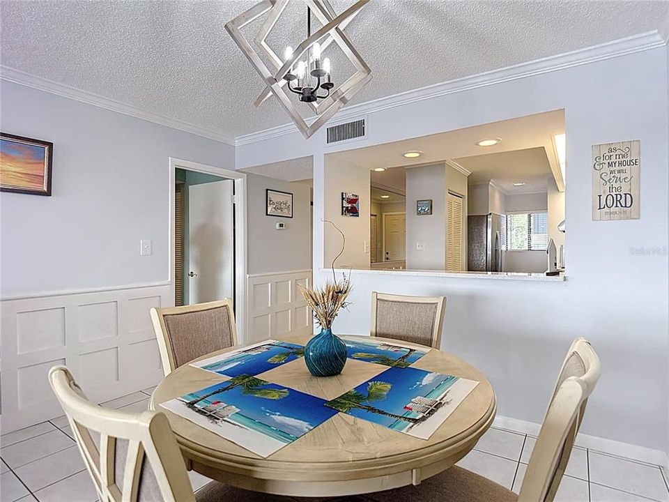 待售: $319,000 (2 贝兹, 2 浴室, 1100 平方英尺)