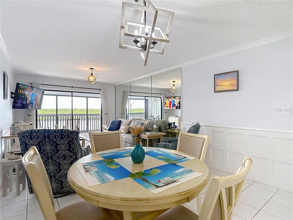 待售: $319,000 (2 贝兹, 2 浴室, 1100 平方英尺)