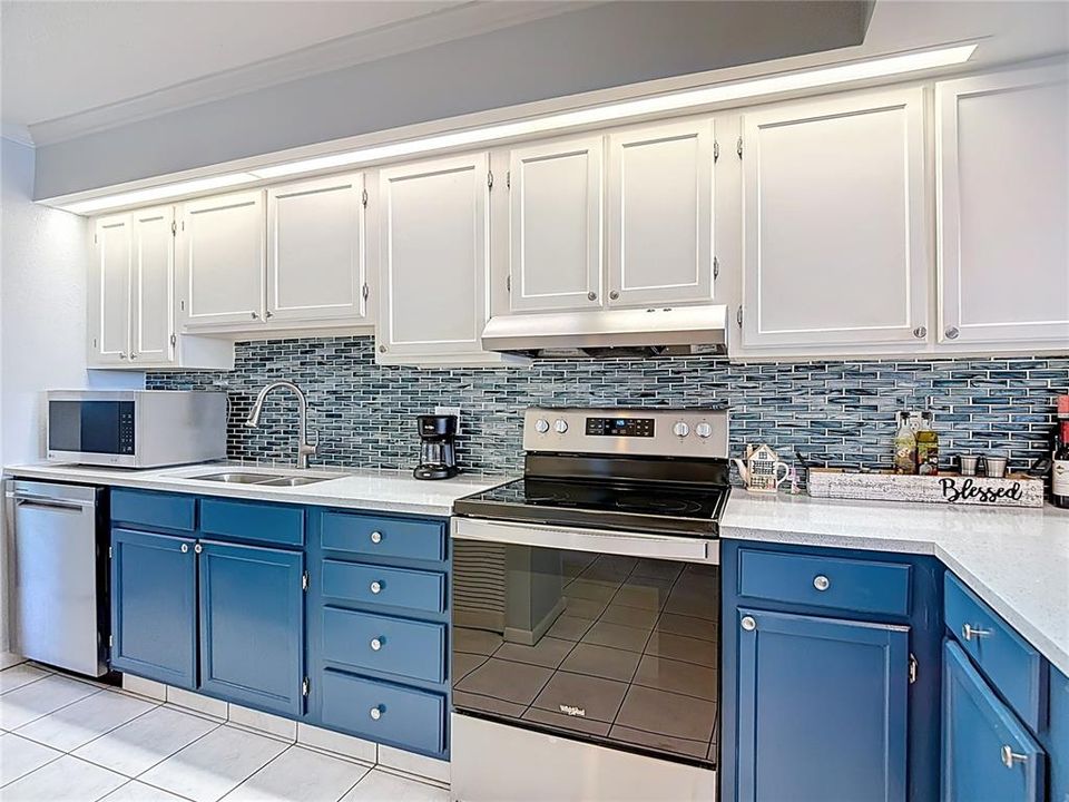 待售: $319,000 (2 贝兹, 2 浴室, 1100 平方英尺)