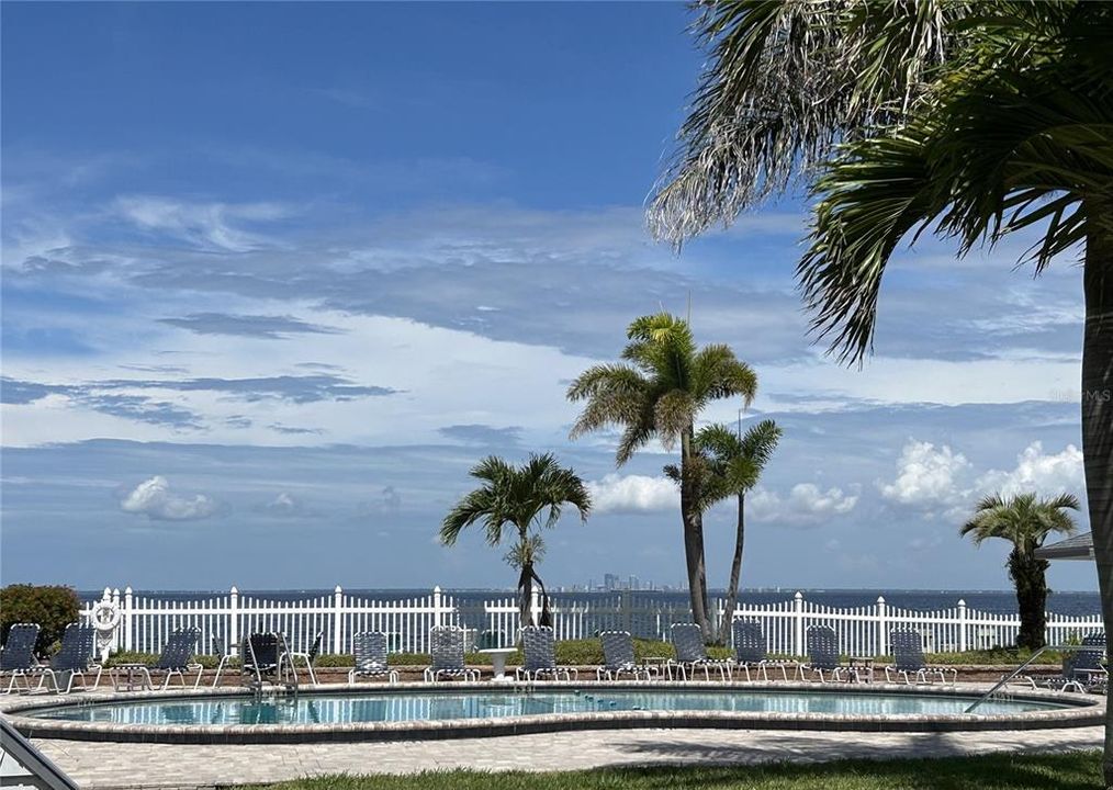 待售: $319,000 (2 贝兹, 2 浴室, 1100 平方英尺)