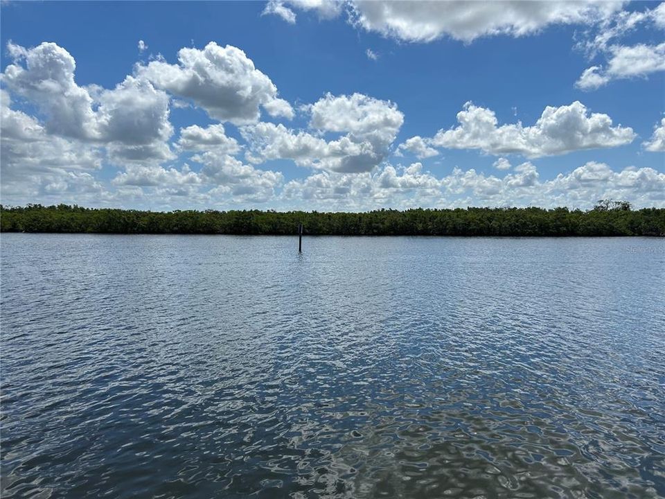 待售: $319,000 (2 贝兹, 2 浴室, 1100 平方英尺)