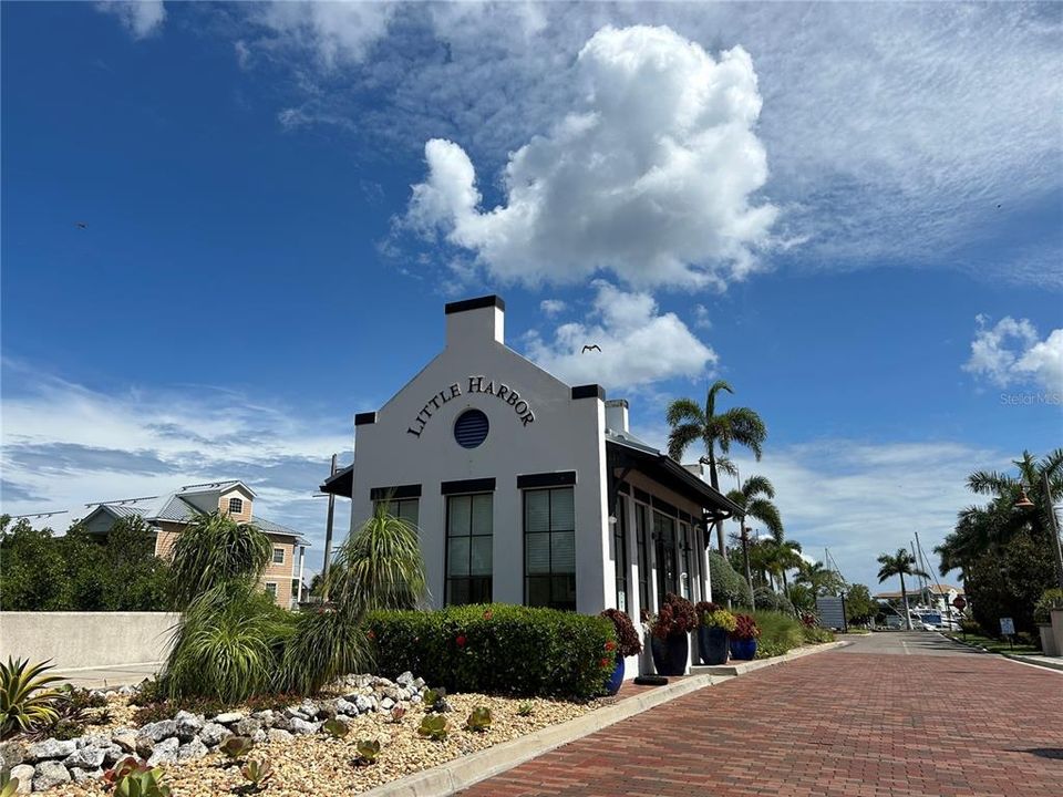 待售: $319,000 (2 贝兹, 2 浴室, 1100 平方英尺)