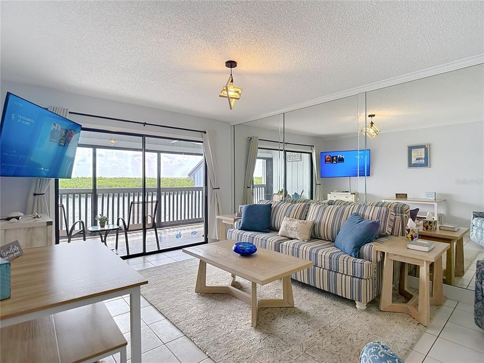 待售: $319,000 (2 贝兹, 2 浴室, 1100 平方英尺)