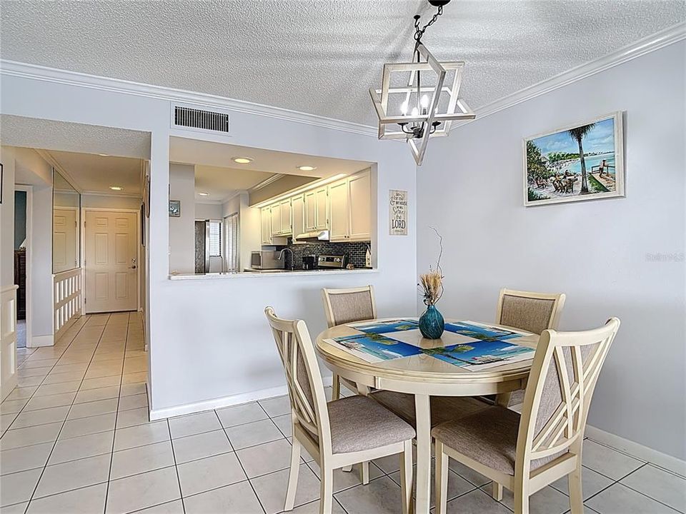 待售: $319,000 (2 贝兹, 2 浴室, 1100 平方英尺)