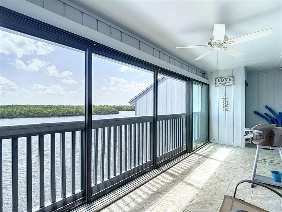 待售: $319,000 (2 贝兹, 2 浴室, 1100 平方英尺)