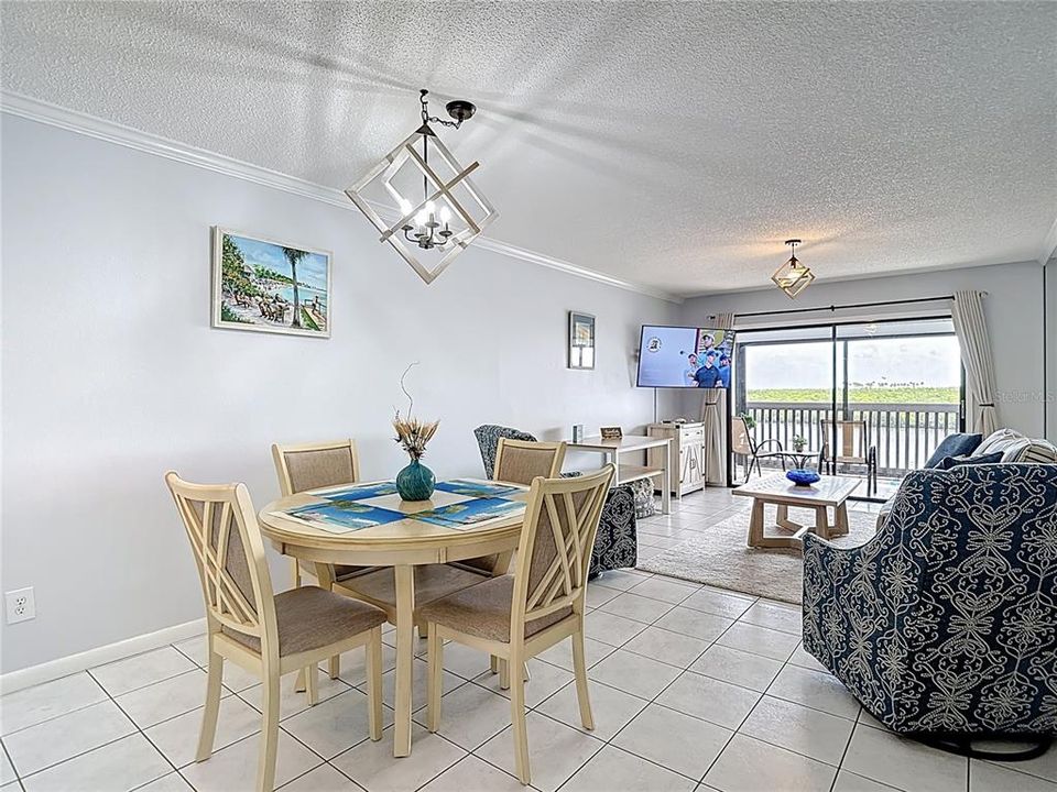 待售: $319,000 (2 贝兹, 2 浴室, 1100 平方英尺)