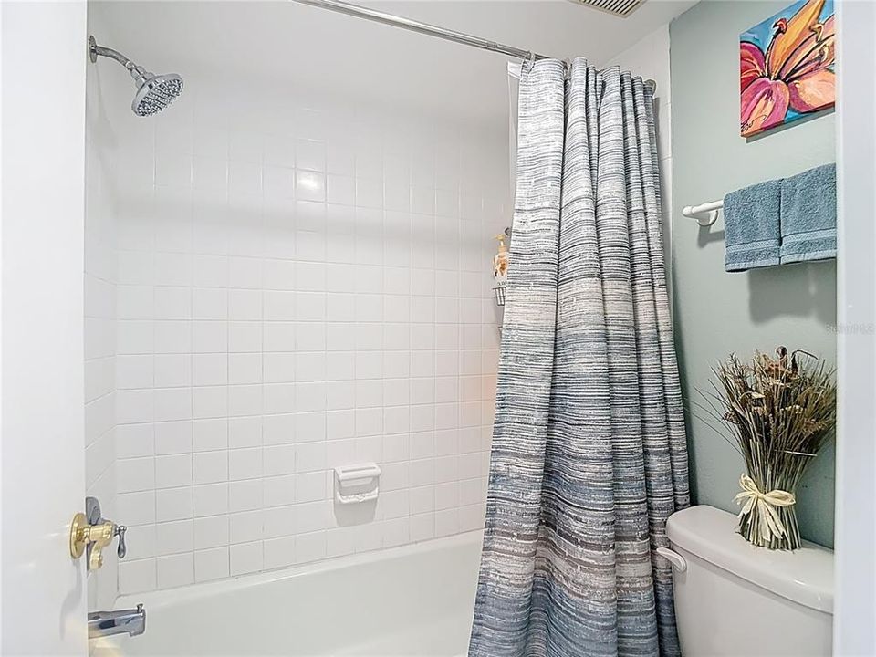 待售: $319,000 (2 贝兹, 2 浴室, 1100 平方英尺)