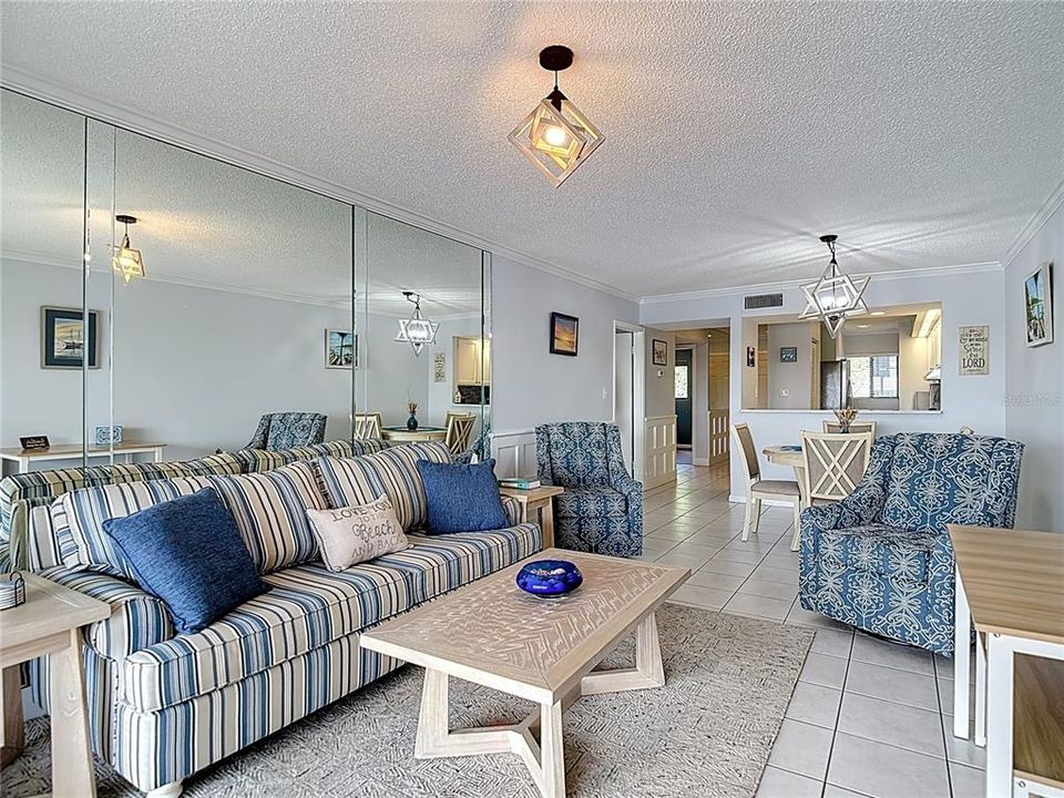 待售: $319,000 (2 贝兹, 2 浴室, 1100 平方英尺)