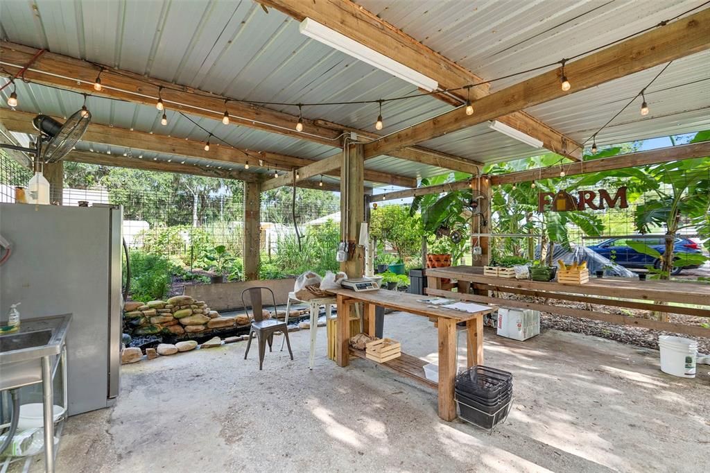 For Sale: $1,500,000 (8 beds, 4 baths, 4450 Square Feet)