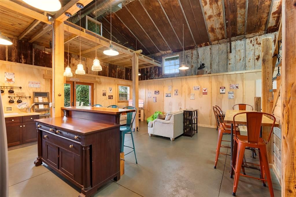 For Sale: $1,500,000 (8 beds, 4 baths, 4450 Square Feet)