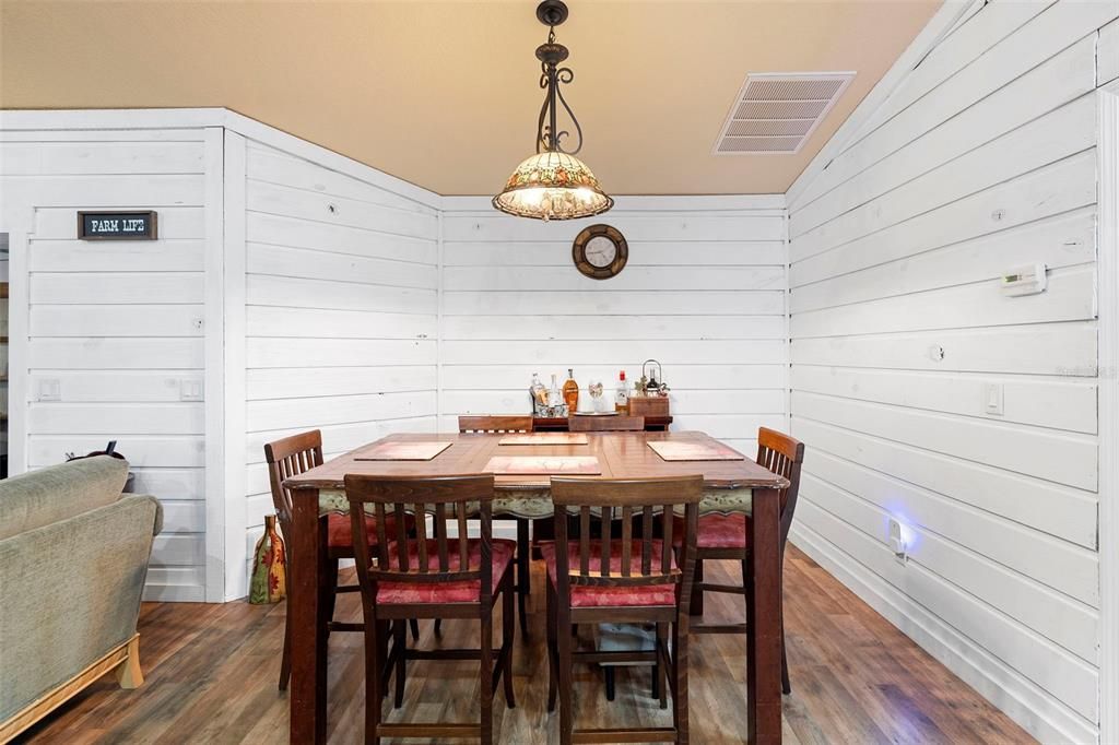 For Sale: $1,500,000 (8 beds, 4 baths, 4450 Square Feet)