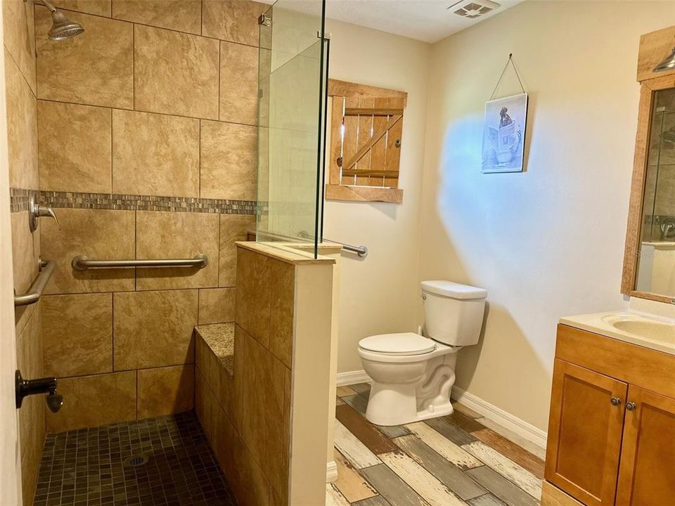 For Sale: $1,500,000 (8 beds, 4 baths, 4450 Square Feet)