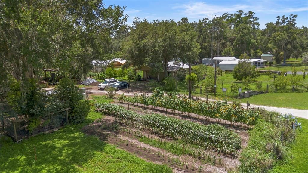 For Sale: $1,500,000 (8 beds, 4 baths, 4450 Square Feet)