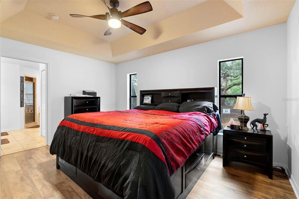 For Sale: $1,500,000 (8 beds, 4 baths, 4450 Square Feet)