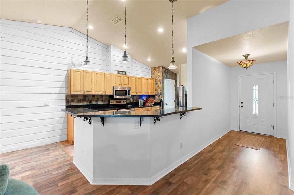 For Sale: $1,500,000 (8 beds, 4 baths, 4450 Square Feet)