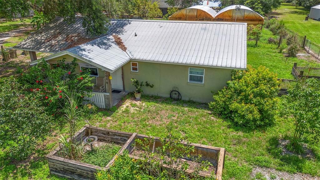 For Sale: $1,500,000 (8 beds, 4 baths, 4450 Square Feet)