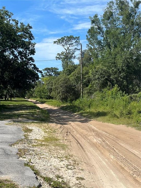 待售: $100,000 (3.07 acres)