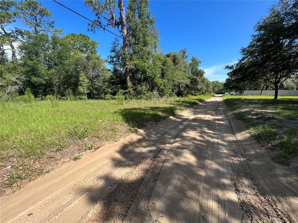 待售: $100,000 (3.07 acres)