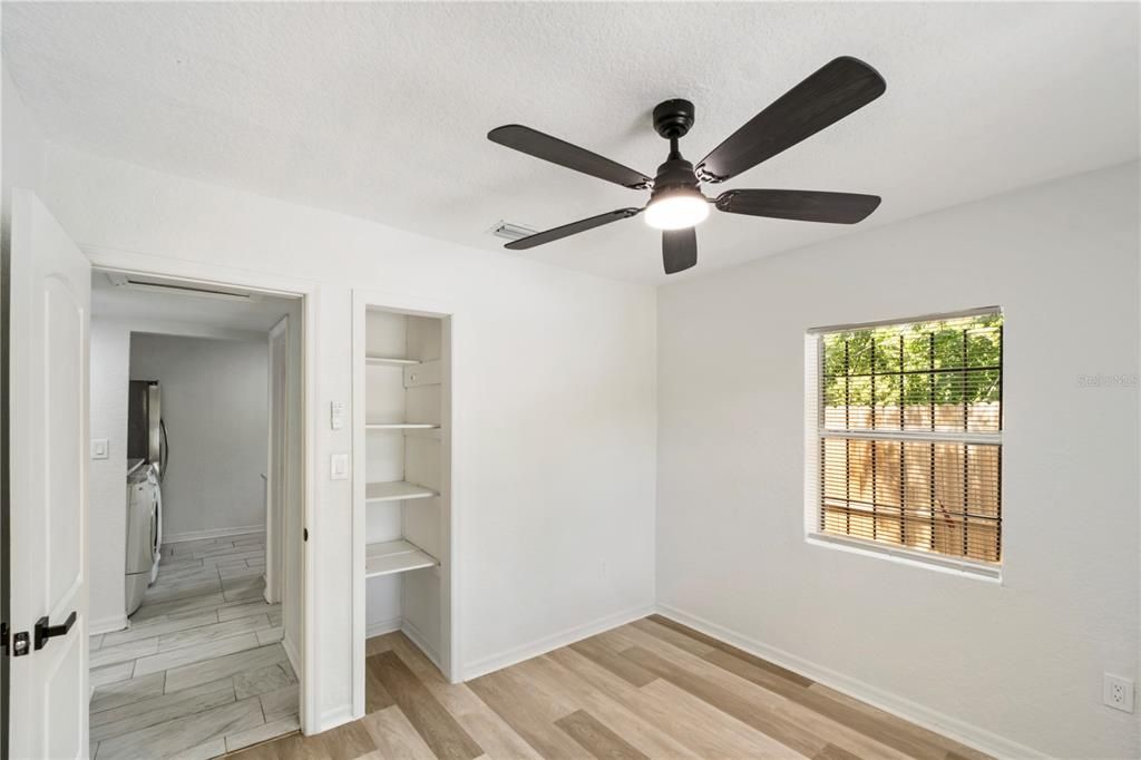 Active With Contract: $234,900 (2 beds, 1 baths, 846 Square Feet)