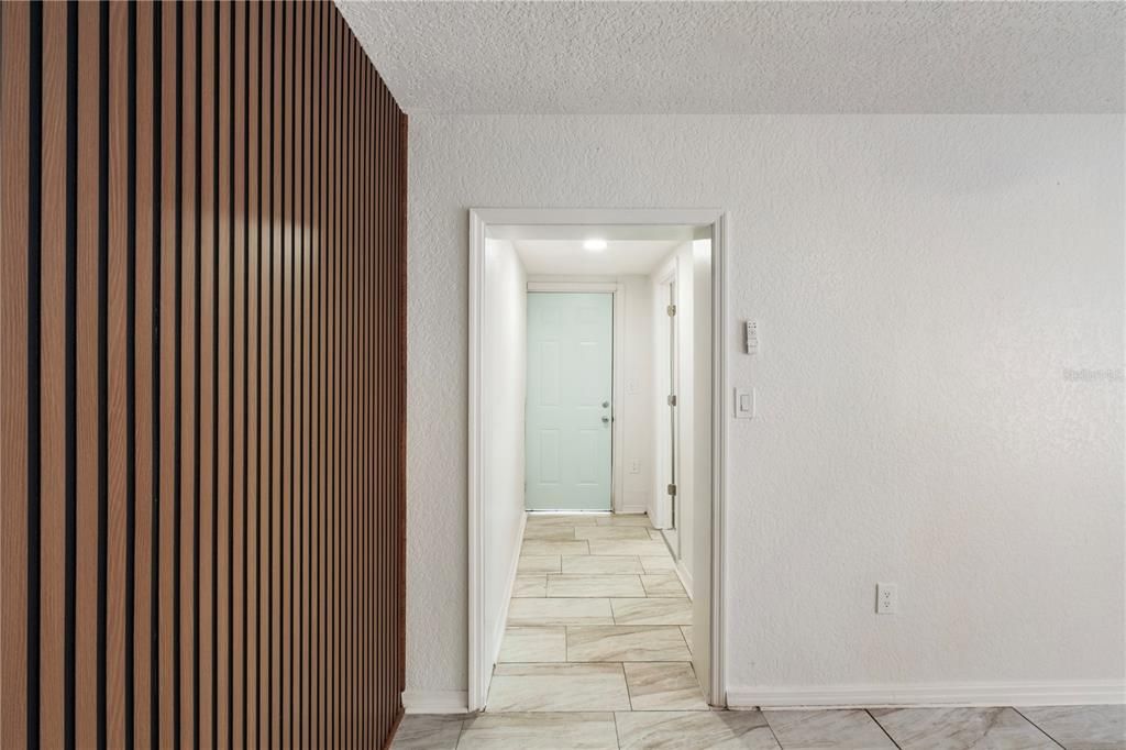 Active With Contract: $234,900 (2 beds, 1 baths, 846 Square Feet)