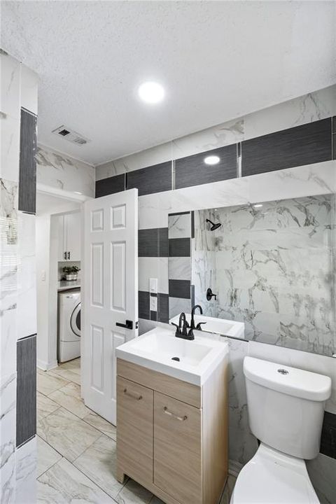 Active With Contract: $234,900 (2 beds, 1 baths, 846 Square Feet)